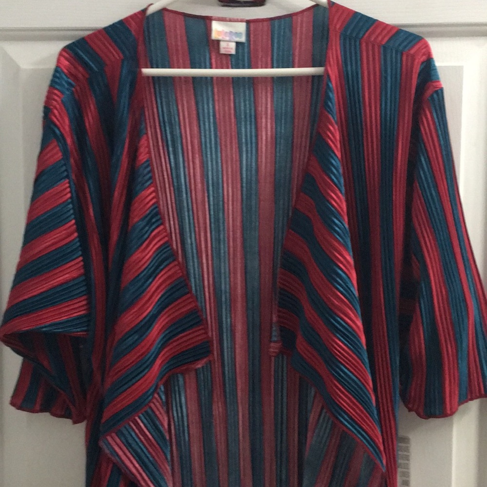 🎉💕BEAUTIFUL NWT LULAROE SMALL SHIRLEY JACKET💕🎉